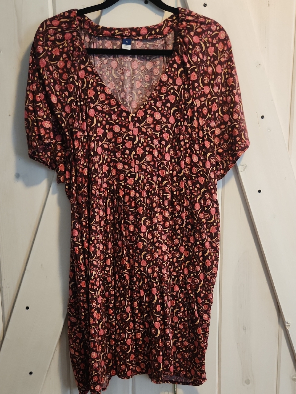 Old Navy Pink Floral V-Neck Tunic on Brown